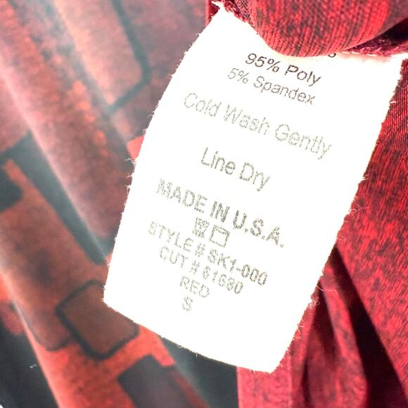 NEW NWOT Jess & Jane Sz Small Red Black Wearable Art Blouse Shirt Top Artsy - Picture 6 of 7